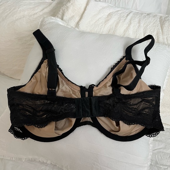Wacoal “Reveal” lace underwire bra unlined style 851115 black with nude lining - Picture 4 of 12